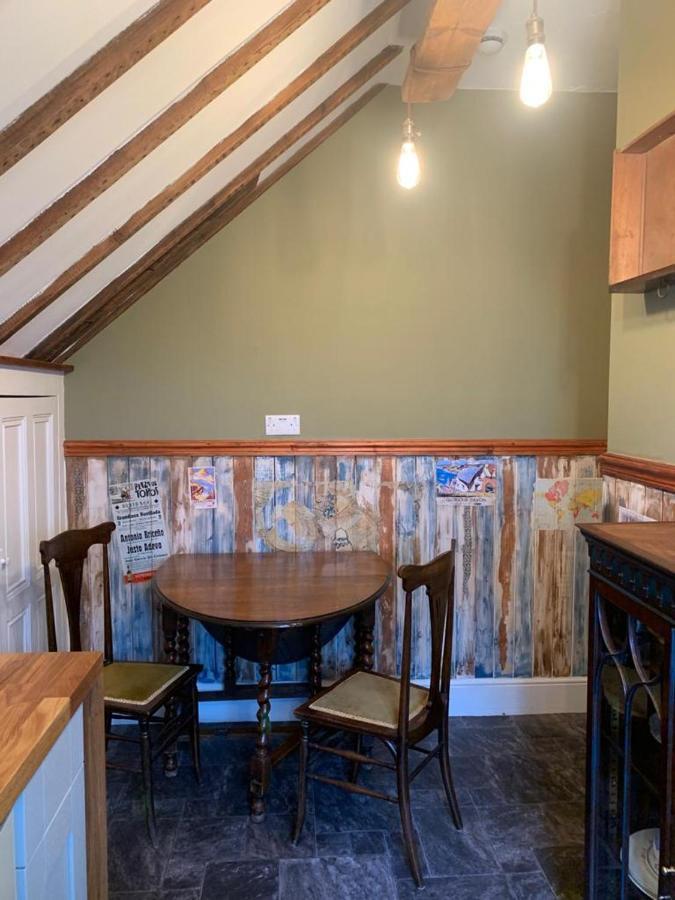 The Attic Apartment At Number 54 Ilfracombe Exteriör bild